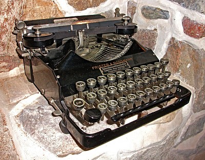 Senta Schreibmaschine mit Kursiv Schrift 1924